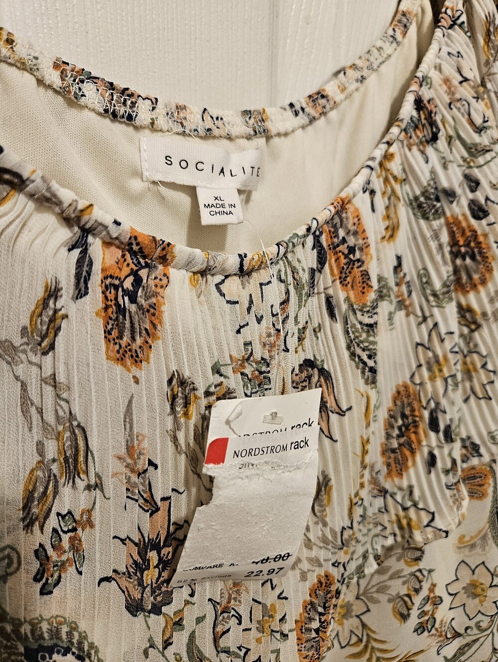 NWT Boho Socialite White Floral Off-Shoulder Ruffle Blouse with Mustard & Olive - Picture 4 of 6